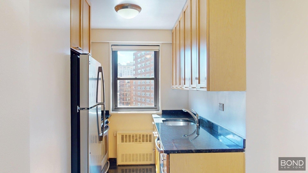 145 4th Avenue - Photo 3