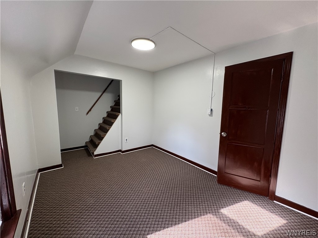 143 Reo- Upper Avenue - Photo 4