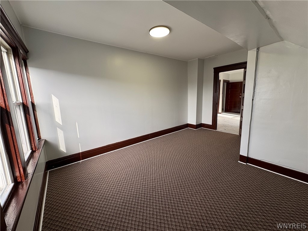 143 Reo- Upper Avenue - Photo 12