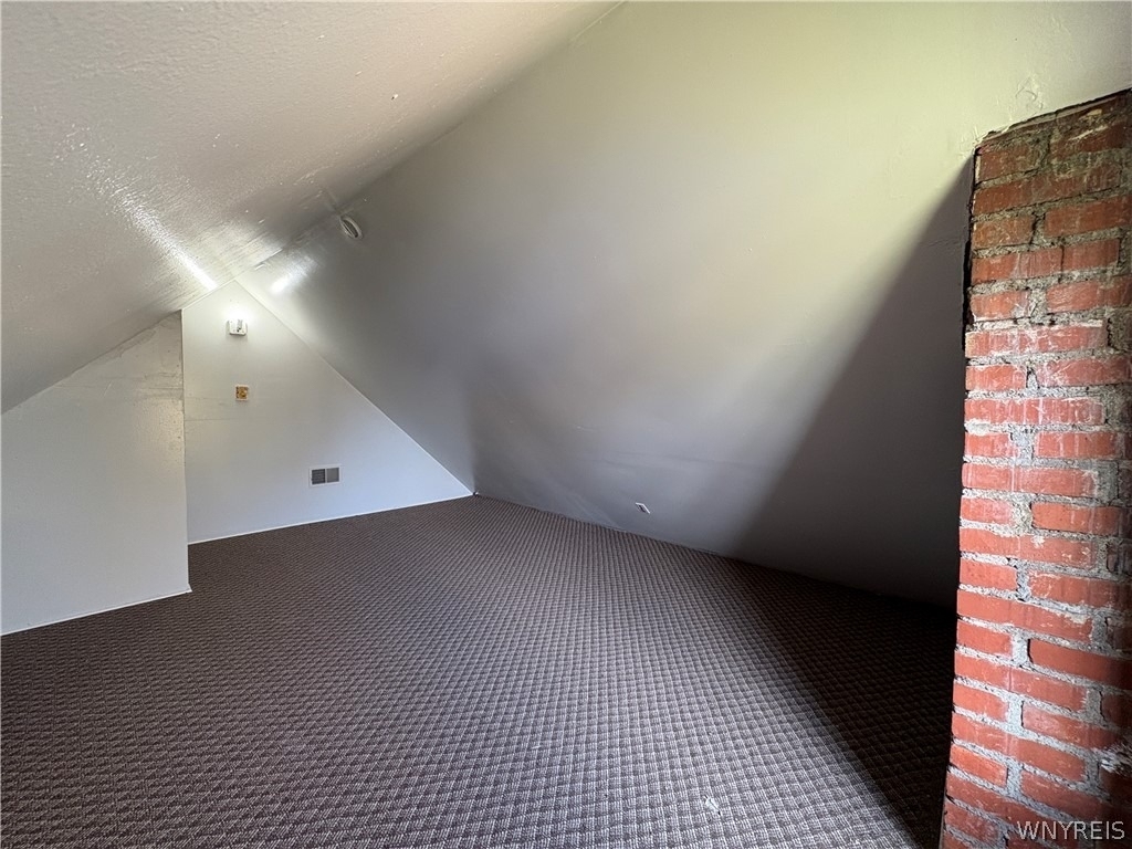 143 Reo- Upper Avenue - Photo 3