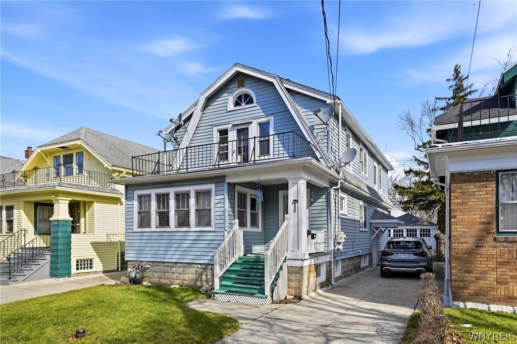 220 Dartmouth Avenue - Photo 1