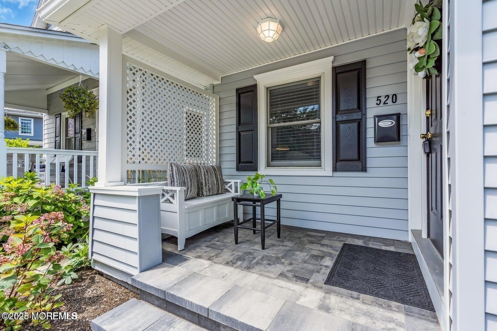 520 Brighton Avenue - Photo 2