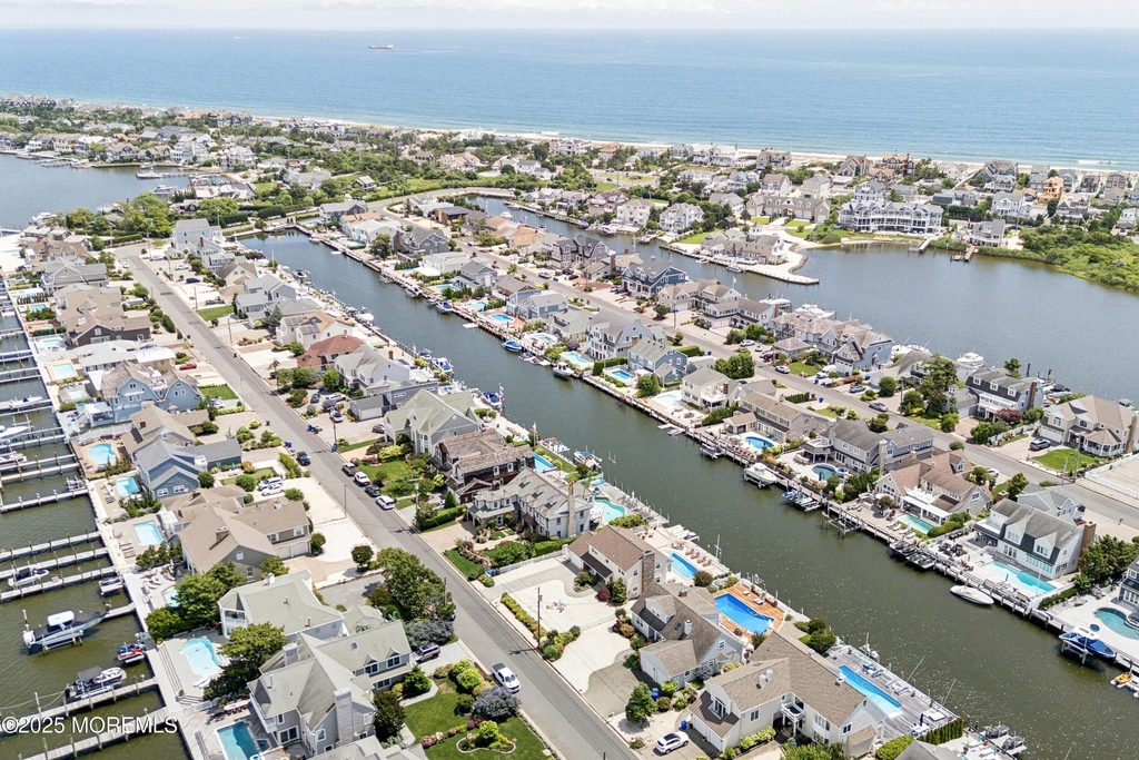 242 Curtis Point Drive - Photo 41