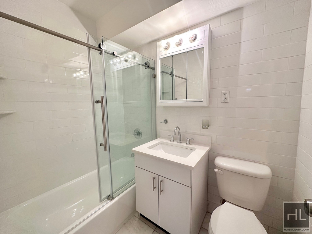 East 56 Street - Photo 5