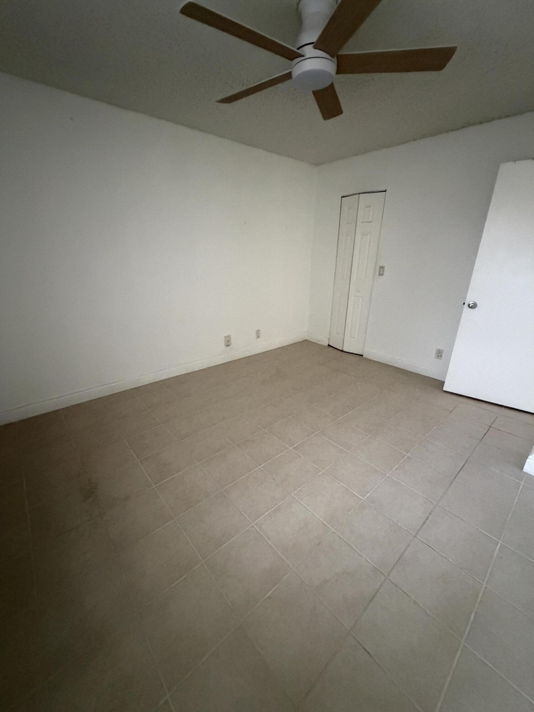 1285 Sw 46th Avenue - Photo 7