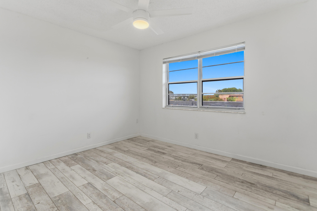 9233 Sw 8th Street - Photo 24