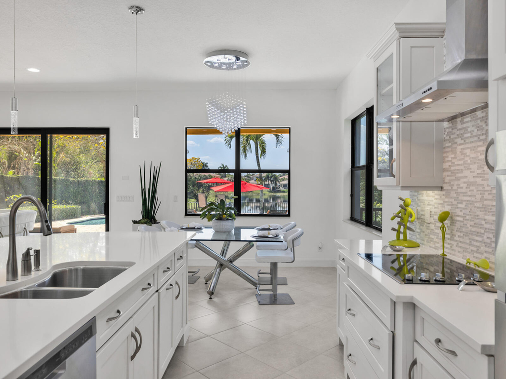 8256 Bradford Way - Photo 15