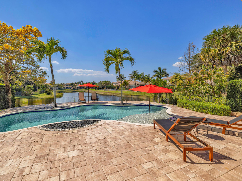 8256 Bradford Way - Photo 41