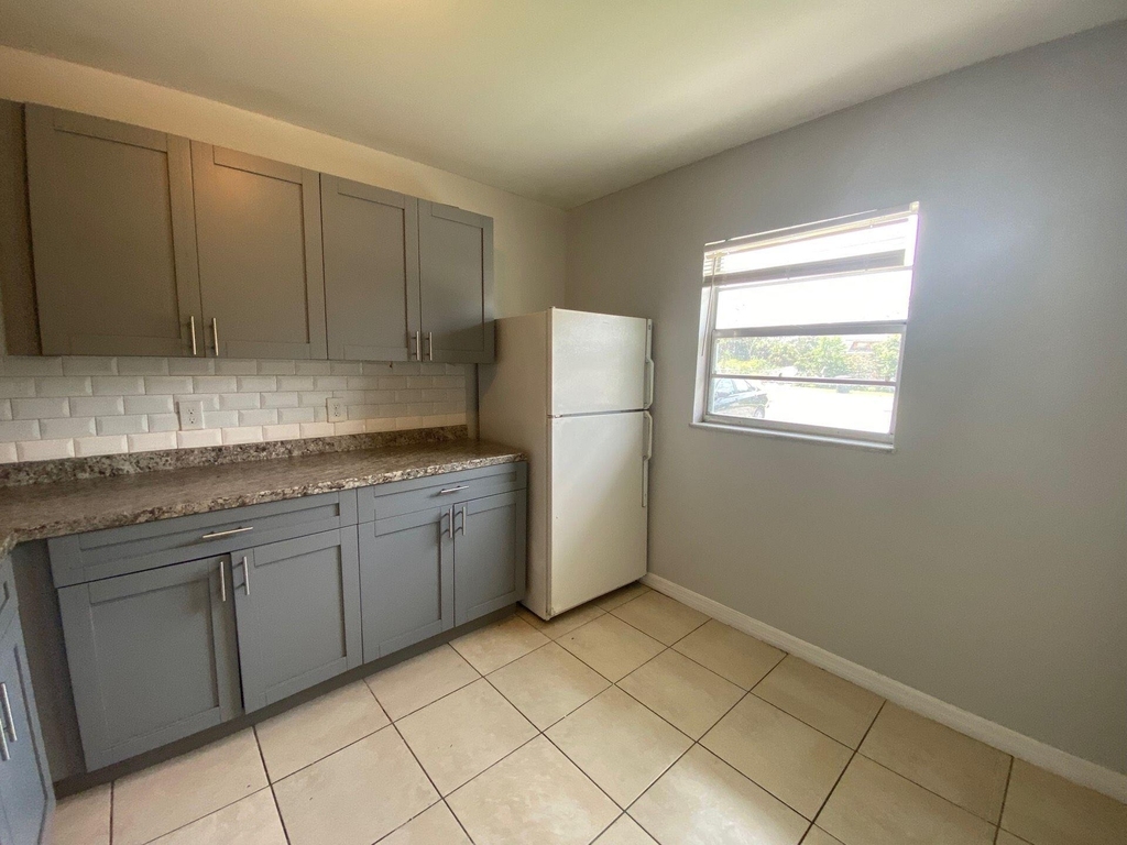 3208 Louisiana Avenue - Photo 0
