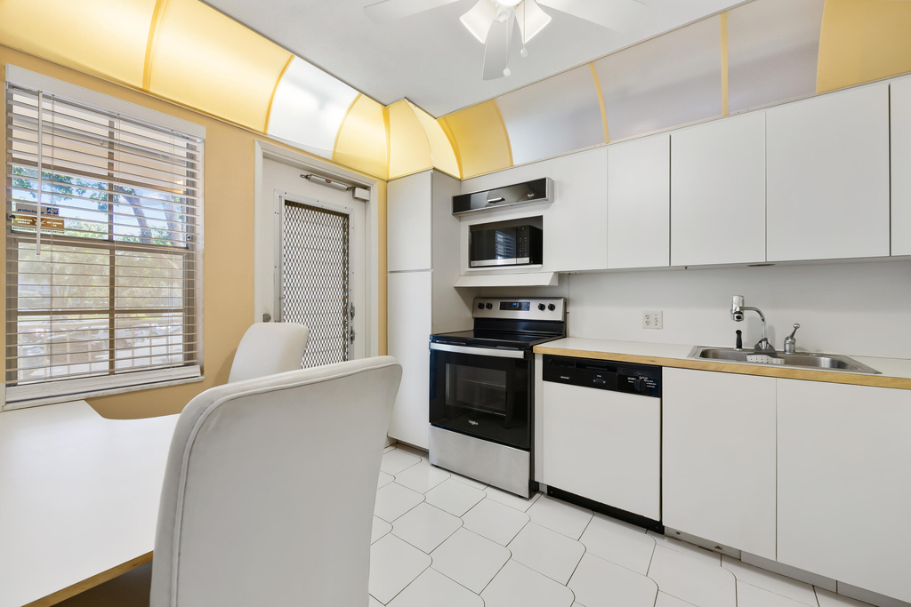 3051 N Course Drive - Photo 13