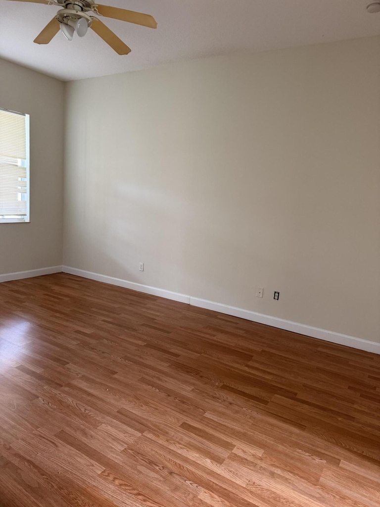 787 Se Evergreen Terrace - Photo 4
