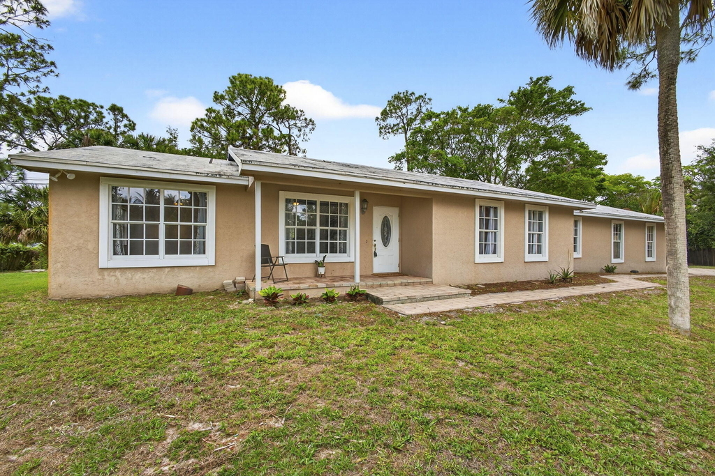 16932 Okeechobee Boulevard - Photo 0