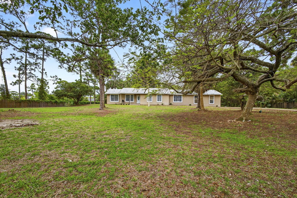 16932 Okeechobee Boulevard - Photo 4