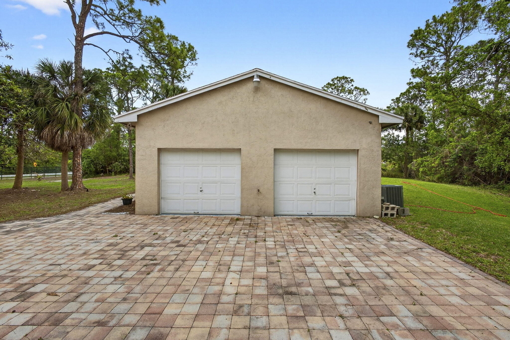 16932 Okeechobee Boulevard - Photo 9