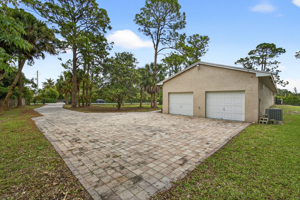 16932 Okeechobee Boulevard - Photo 8