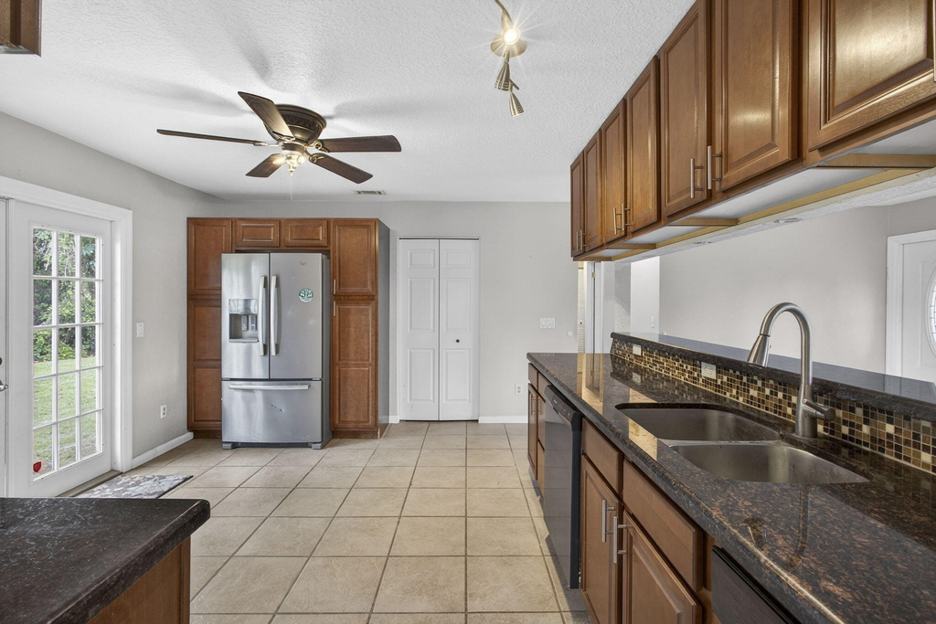 16932 Okeechobee Boulevard - Photo 23