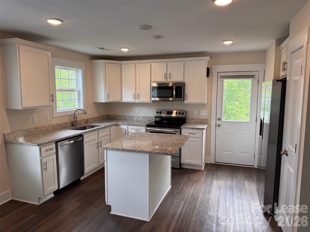 516 Beacon Street - Photo 4