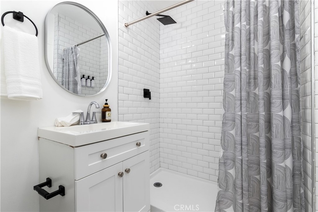 6008 Carlton Way - Photo 13