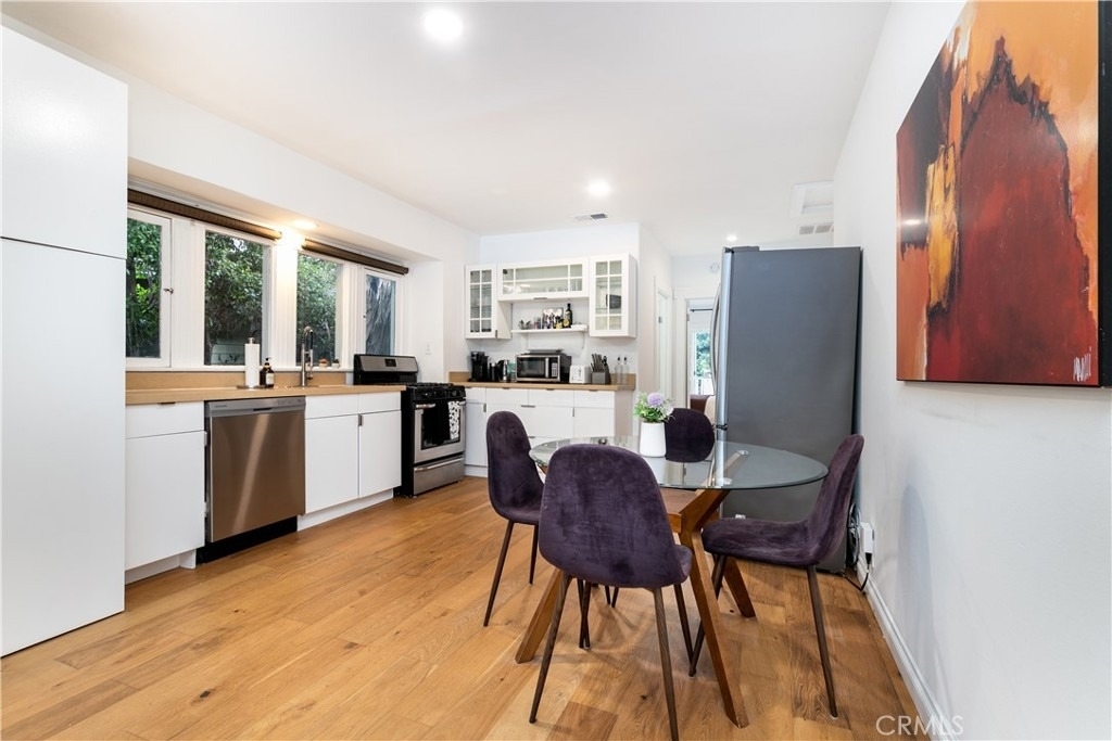 6008 Carlton Way - Photo 8