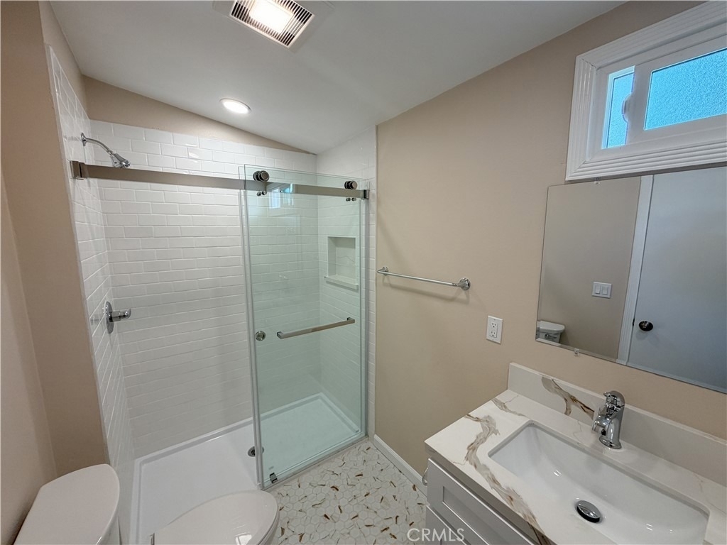 126 S Batavia - Photo 18