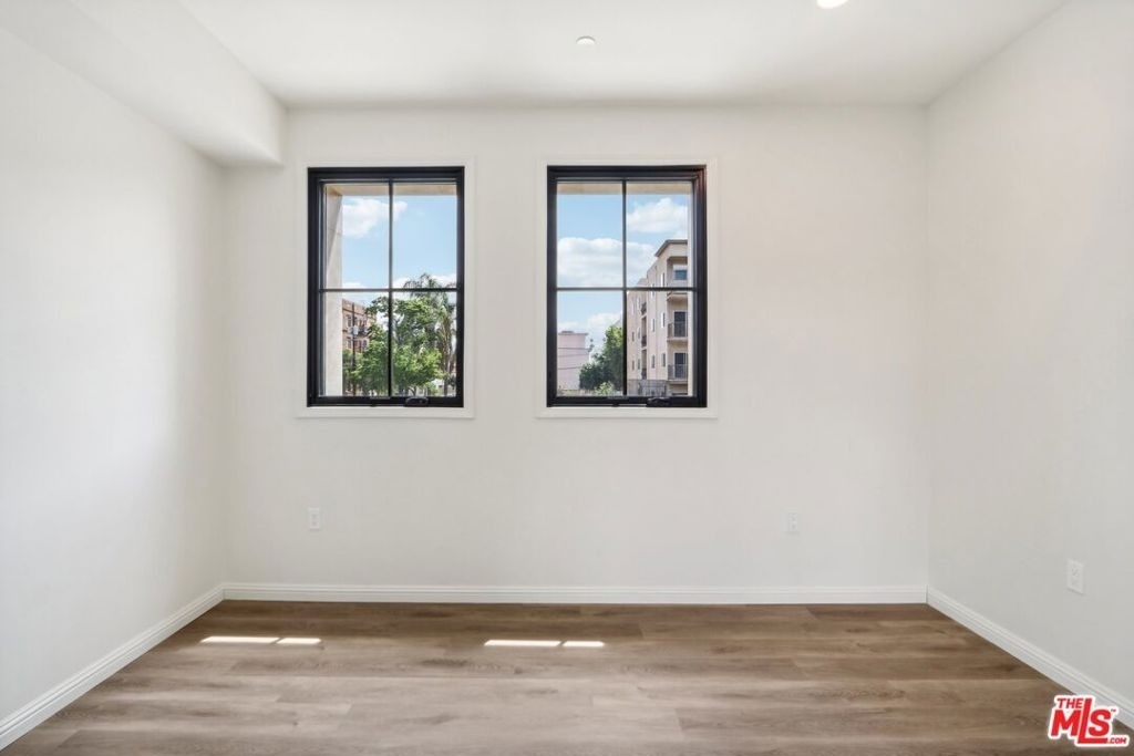 951 S Wilton Place - Photo 7