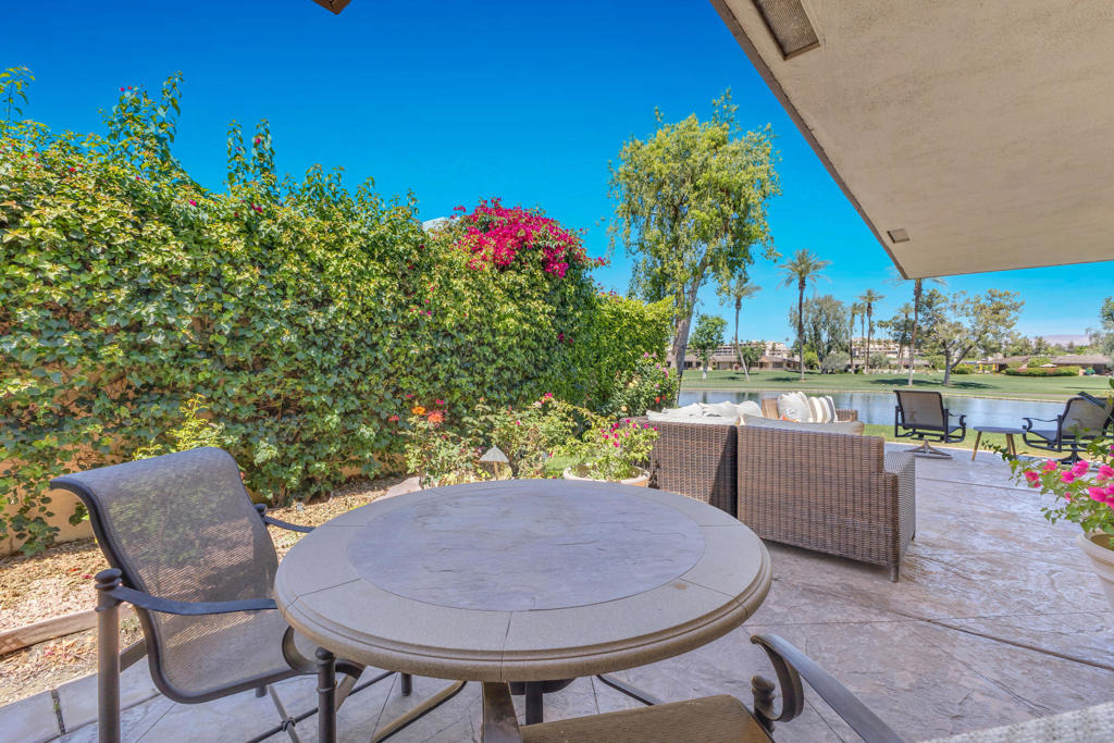 24 Columbia Drive - Photo 9