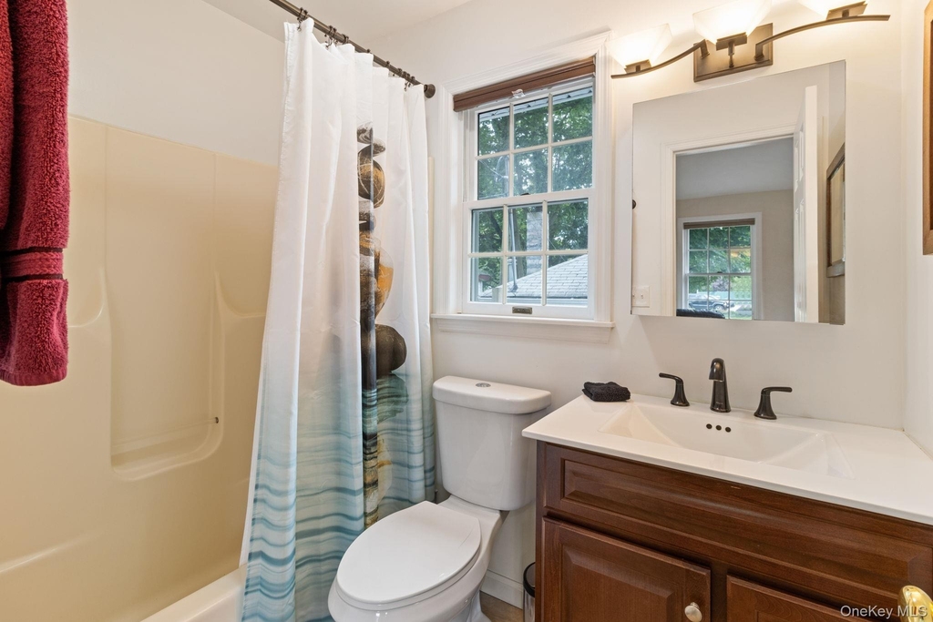 154 Windermere Avenue - Photo 10
