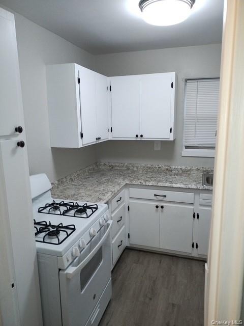 320 S Broadway - Photo 1