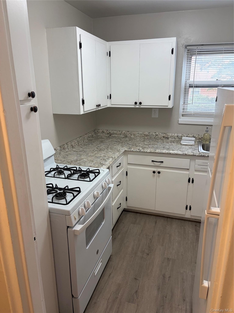 320 S Broadway - Photo 5