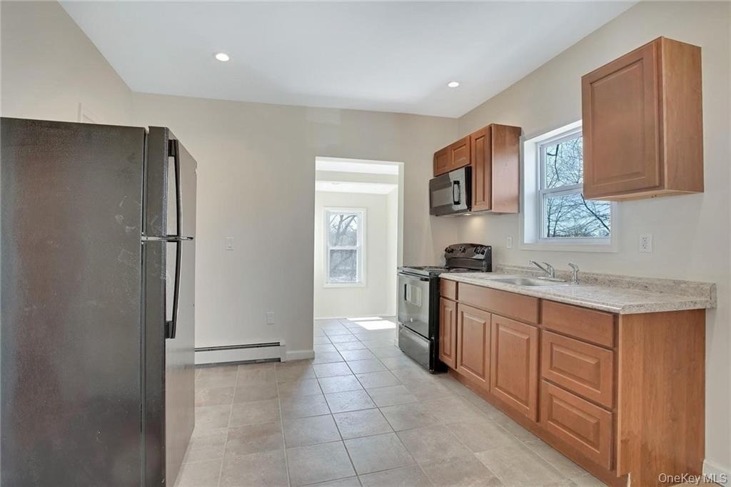 304 Tower Avenue - Photo 2