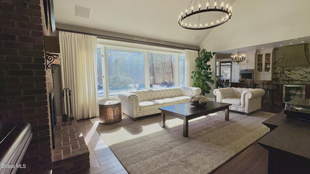 9 Oak Brook Boulevard - Photo 3