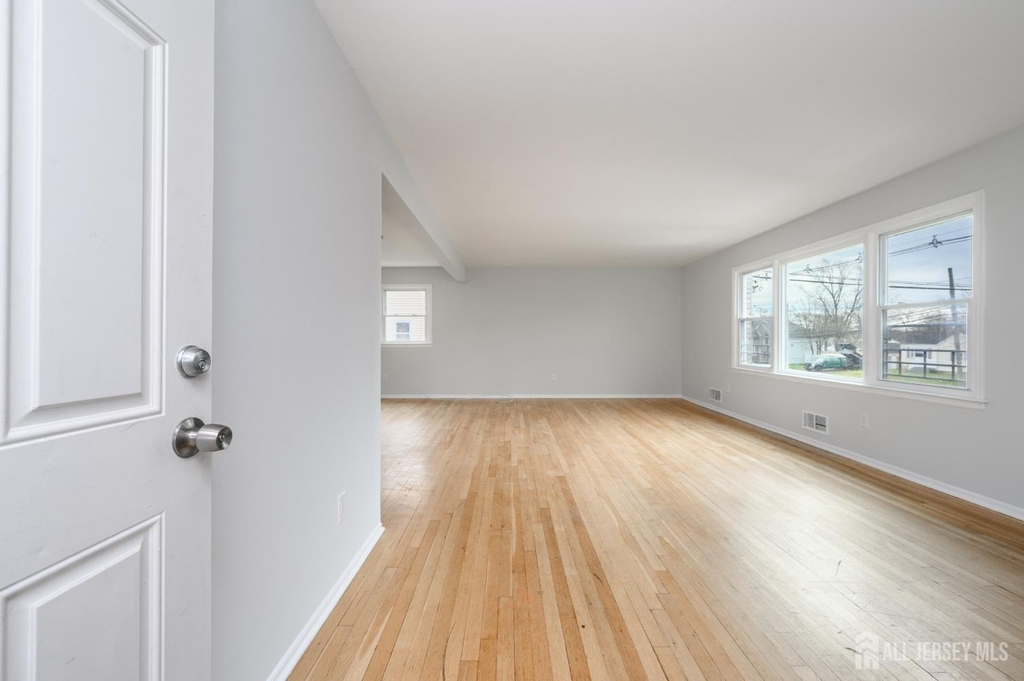 796 Inman Avenue - Photo 8