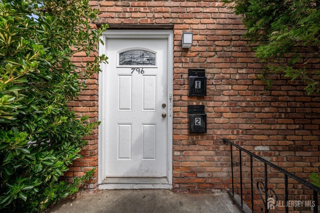 796 Inman Avenue - Photo 1