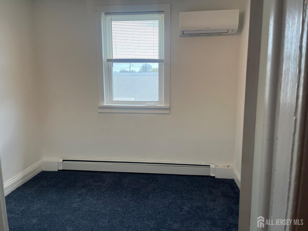 110 Oak Tree Avenue - Photo 8