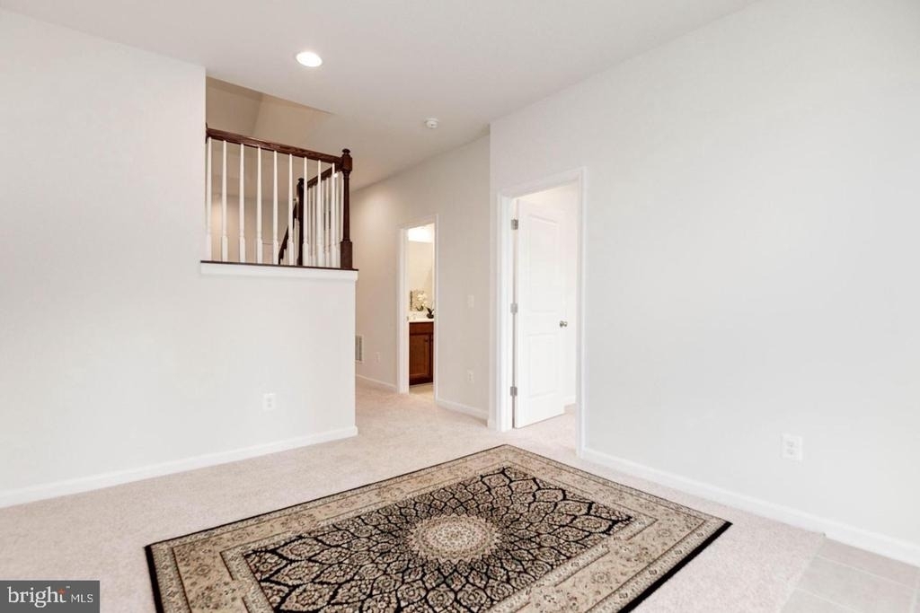 42482 Dogwood Glen Square - Photo 2