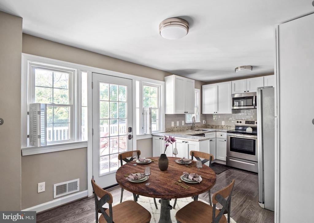 2617 E Maple Street - Photo 4