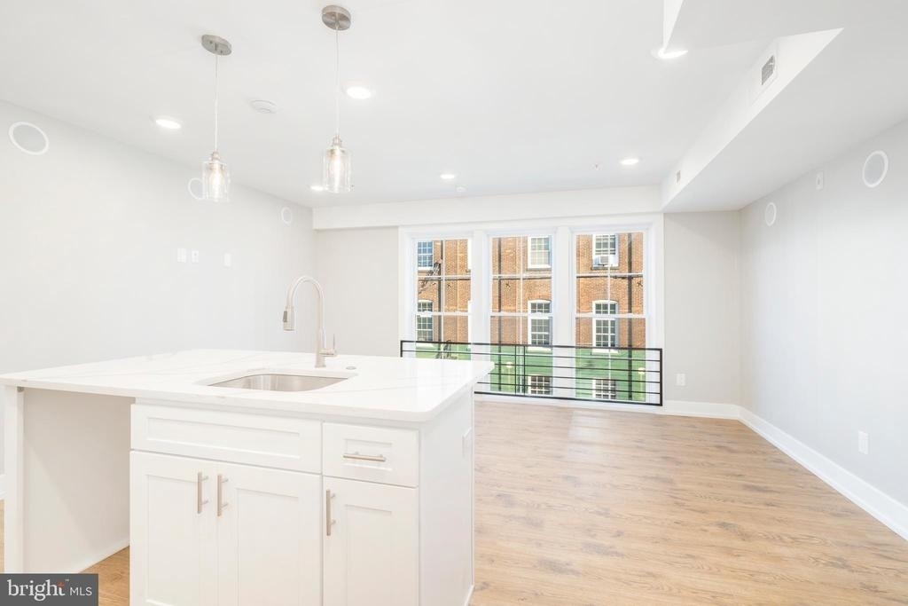 2304 N 9th Street - Photo 1