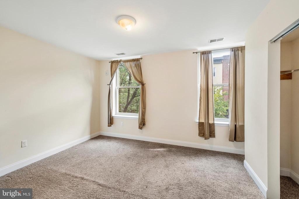 1933 Christian Street - Photo 3