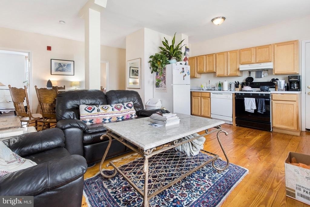 321 N Front Street - Photo 0
