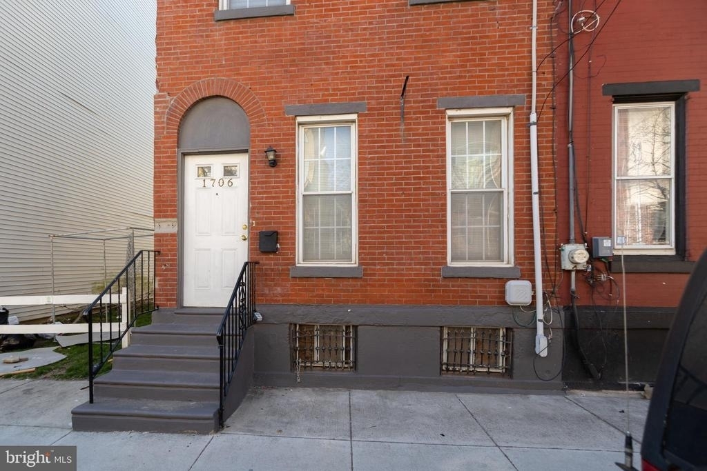 1706 N Willington Street - Photo 1