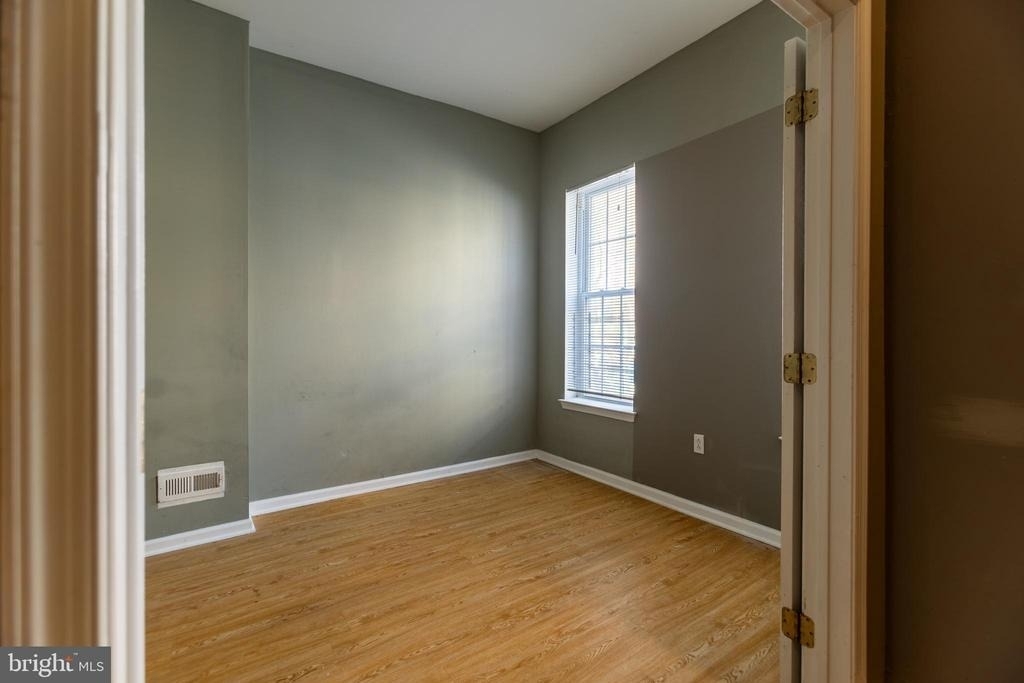 1706 N Willington Street - Photo 3