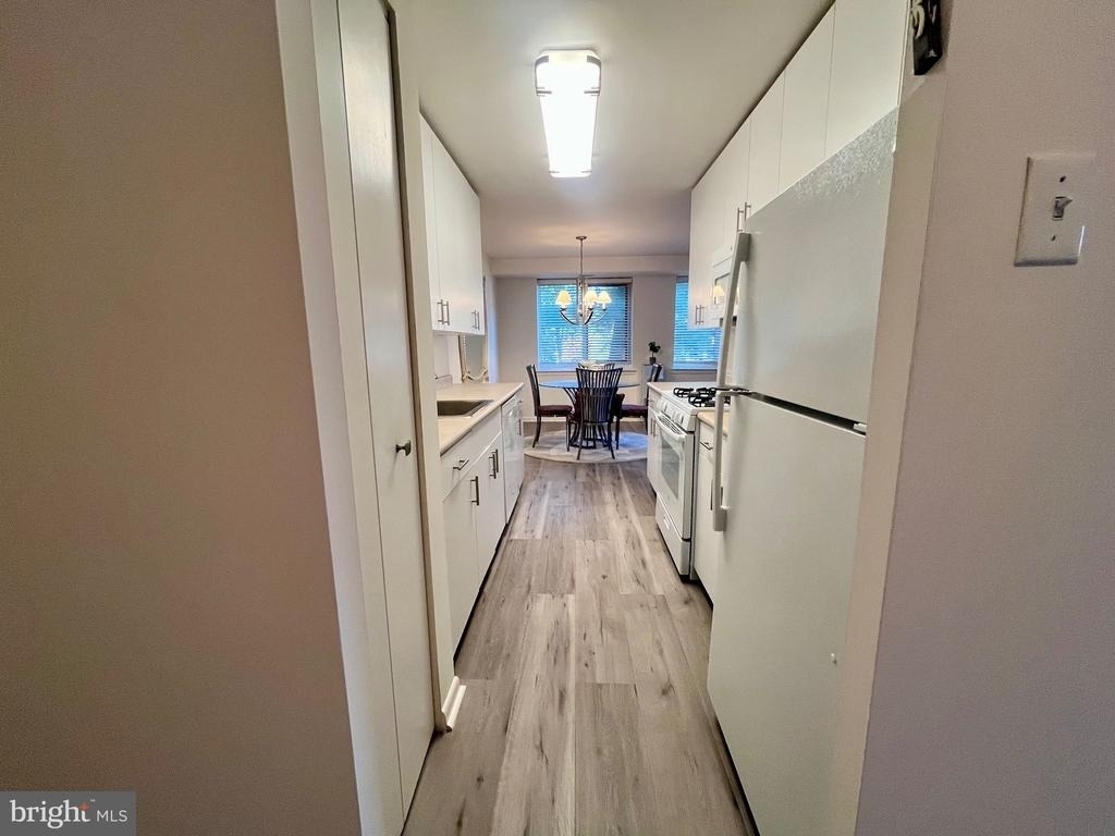 1637 Oakwood Drive - Photo 10