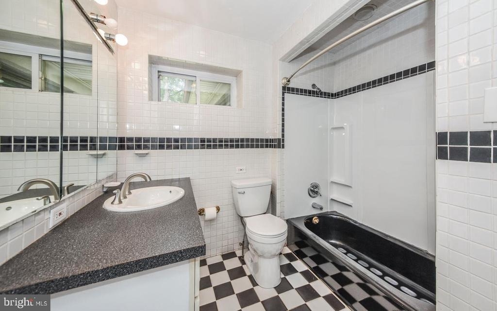 8104 Heacock Lane - Photo 9