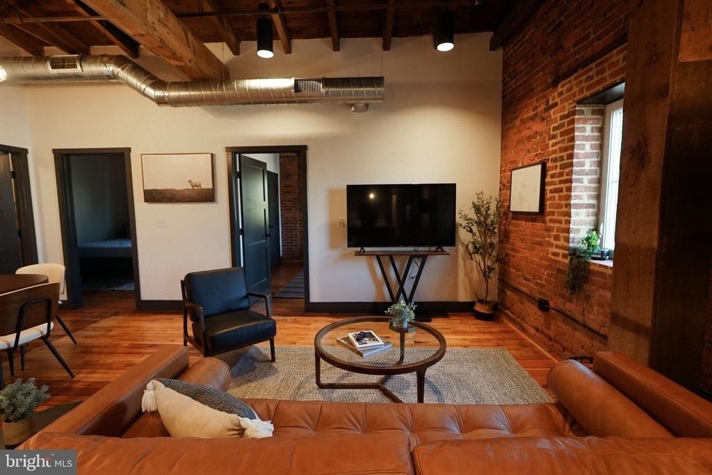 437 W Grant Street - Photo 8