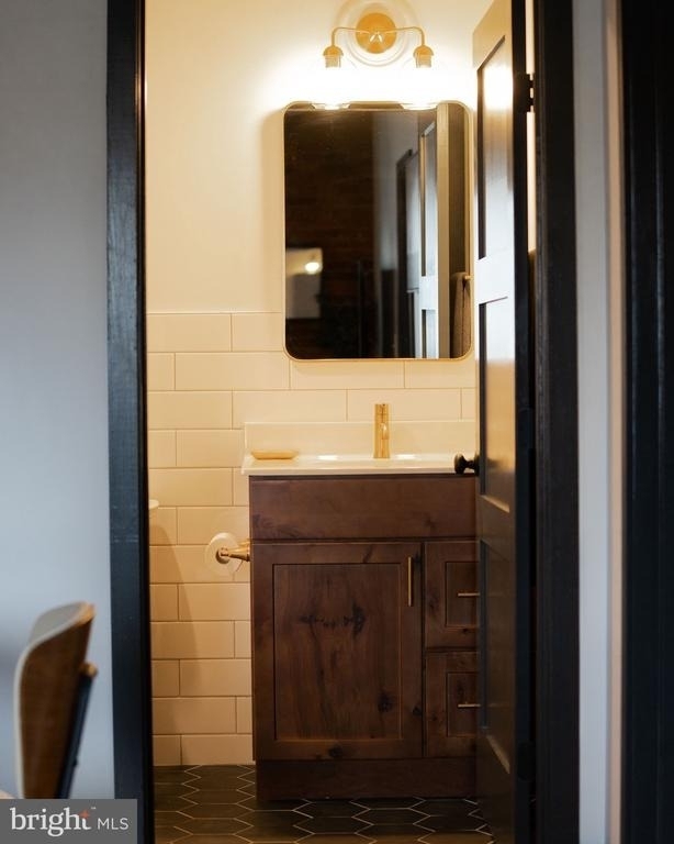 437 W Grant Street - Photo 5