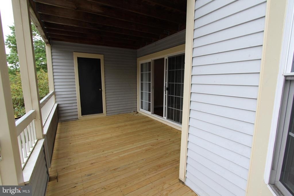 110 Biscayne Court - Photo 8