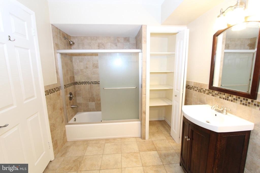 110 Biscayne Court - Photo 17