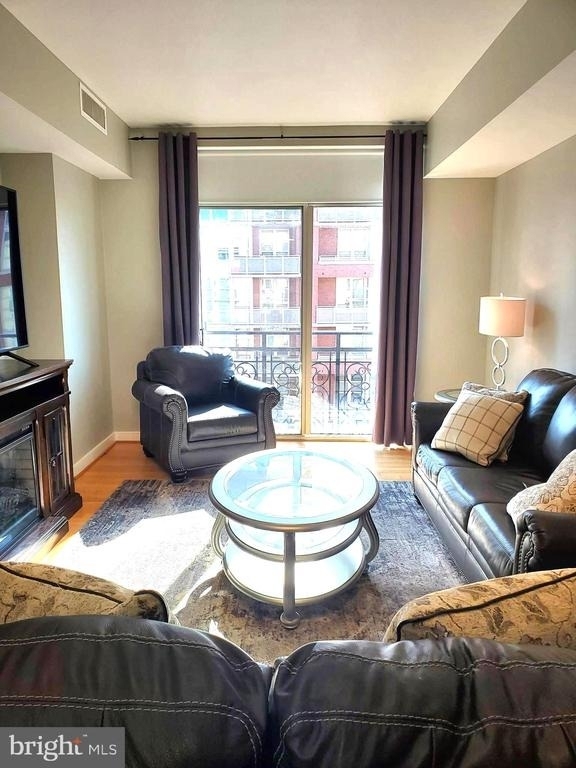 155 Potomac - Photo 12