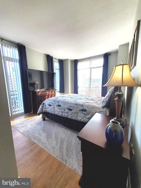 155 Potomac - Photo 16