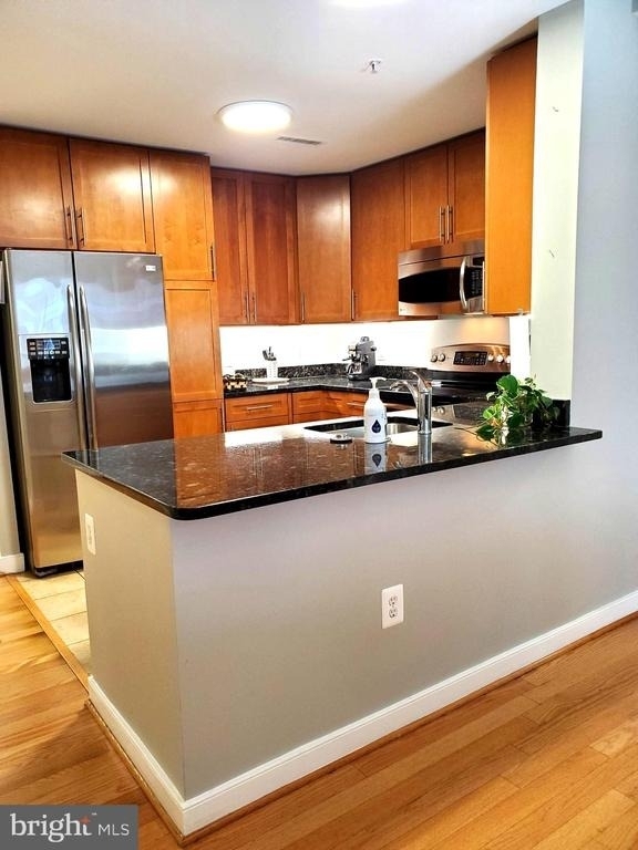 155 Potomac - Photo 10
